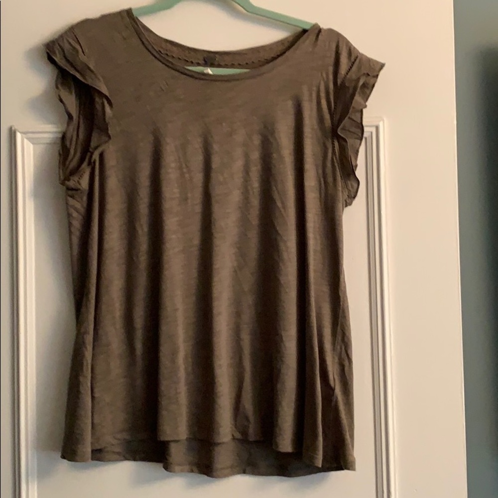 Flutter sleeve top